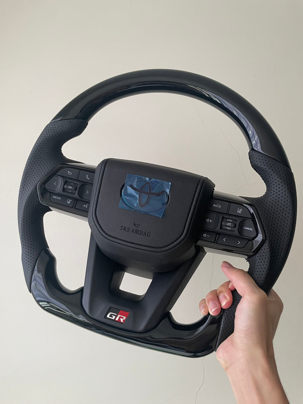 Toyota GR Steering Pianoblack 10/12/16 pin Plug and play adapter